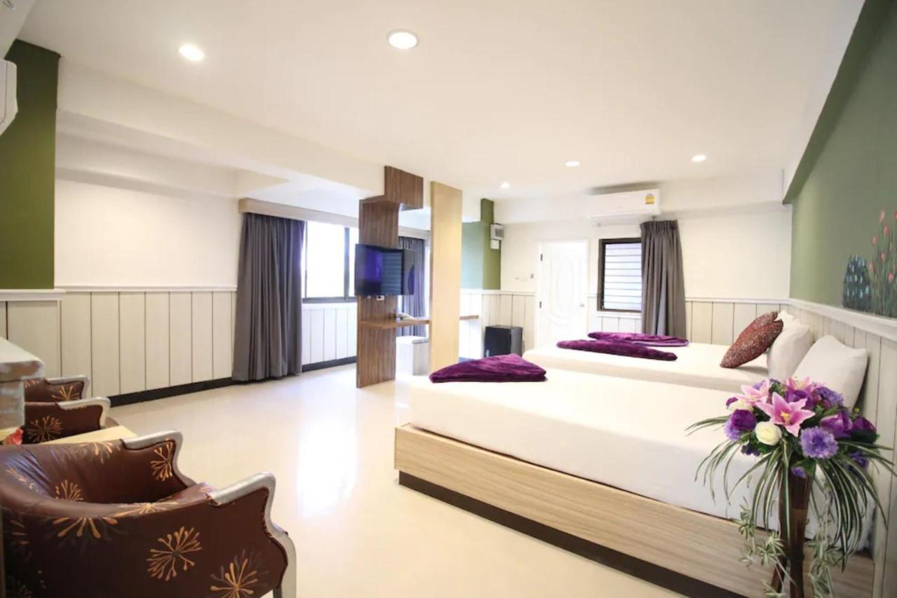 Kaya Place Bangkok Esterno foto